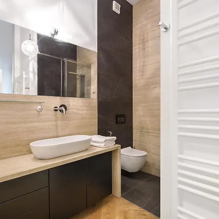 And Luxurious Beethovnova Apartment *