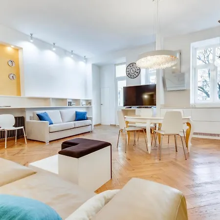 And Luxurious Beethovnova Apartment Laibach