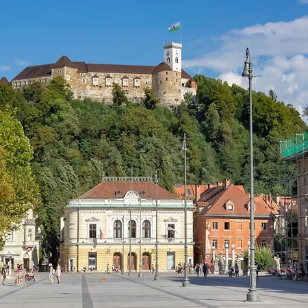 And Luxurious Beethovnova Lägenhet Ljubljana