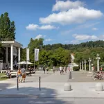And Luxurious Beethovnova * Ljubljana