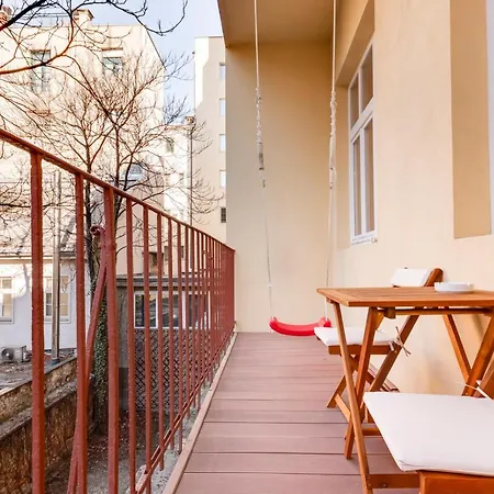 And Luxurious Beethovnova *