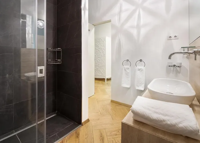 And Luxurious Beethovnova Apartment