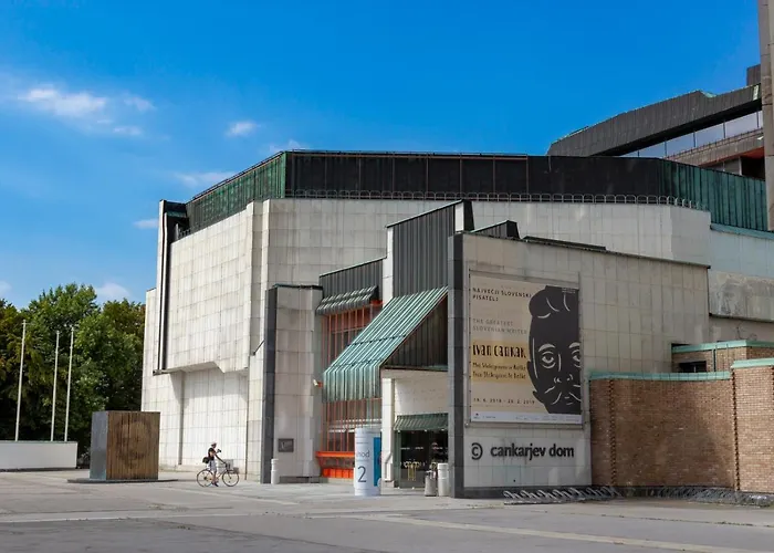 And Luxurious Beethovnova * Ljubljana