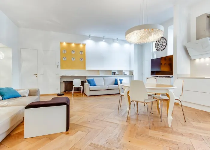 And Luxurious Beethovnova Apartment *