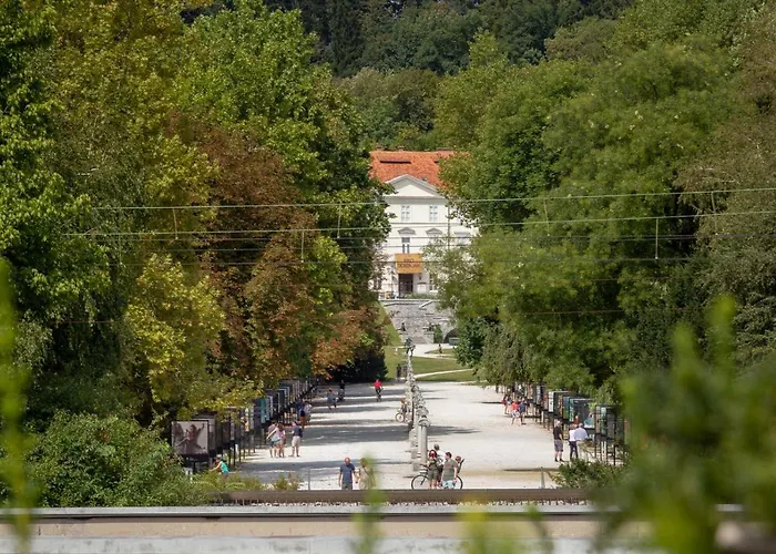 And Luxurious Beethovnova Apartament Lublana